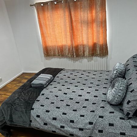 Good Priced Single Rooms In Hayes Northolt  Kültér fotó