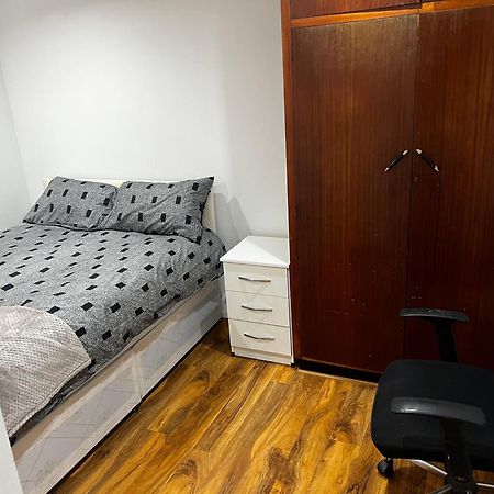 Good Priced Single Rooms In Hayes Northolt  Kültér fotó