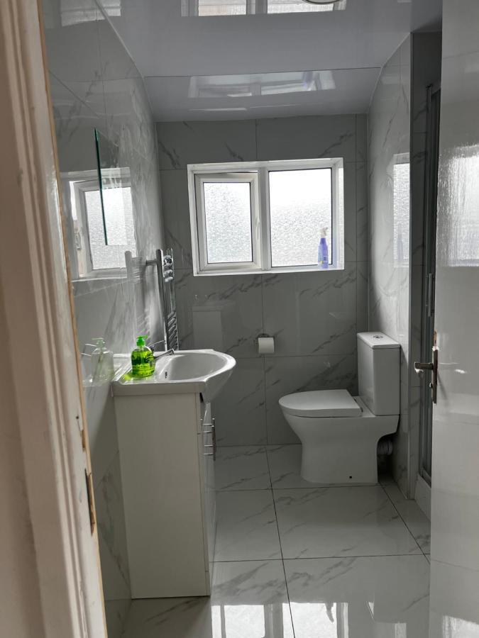 Good Priced Single Rooms In Hayes Northolt  Kültér fotó