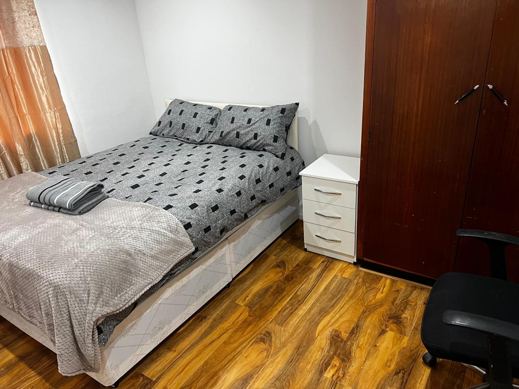 Good Priced Single Rooms In Hayes Northolt  Kültér fotó